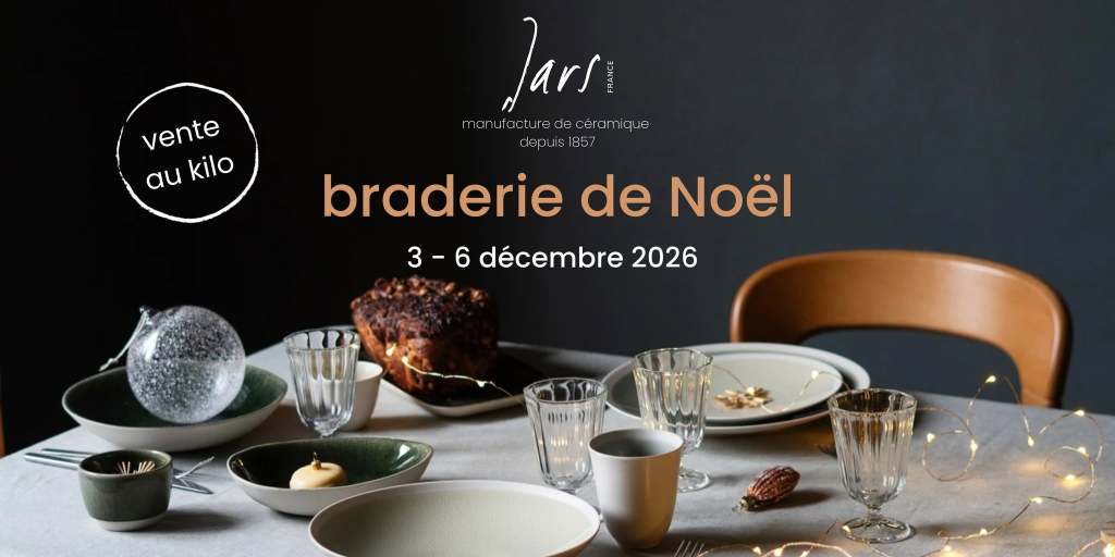 Affiche de la braderie de Noël Jars du 3 au 6 décembre 2026, avec une table de fête en céramique et la mention « vente au kilo ».